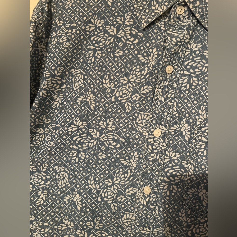 NEW WITHOUT TAG | American Eagle Men’s Floral Short Sleeve Button Down - Picture 2 of 4